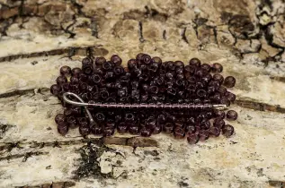 Seed Beads transparent 2,6 mm, Mörklila (20g)