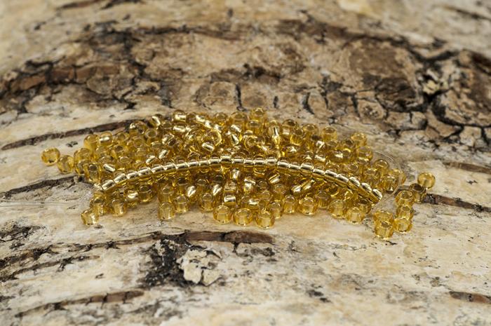 Seed Beads silverlined 2,6 mm, Ljus bärnsten (20g)
