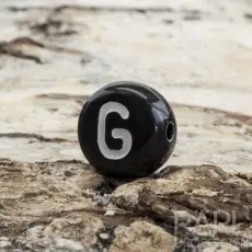 Bokstavspärla G 7 mm, Svart (25st)