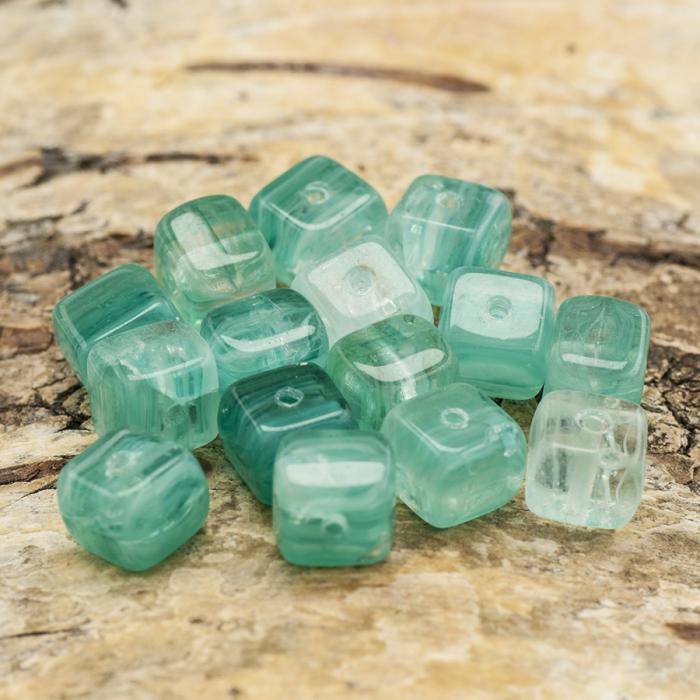 Glaspärla Kub 7 mm, Turkos (15st)