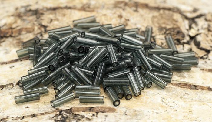 Bugle Beads Transparent 2x7 mm, Grå (20g)