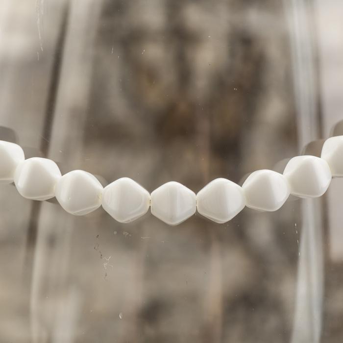 Glaspärla Oktaeder 5 mm, Vit (30st)