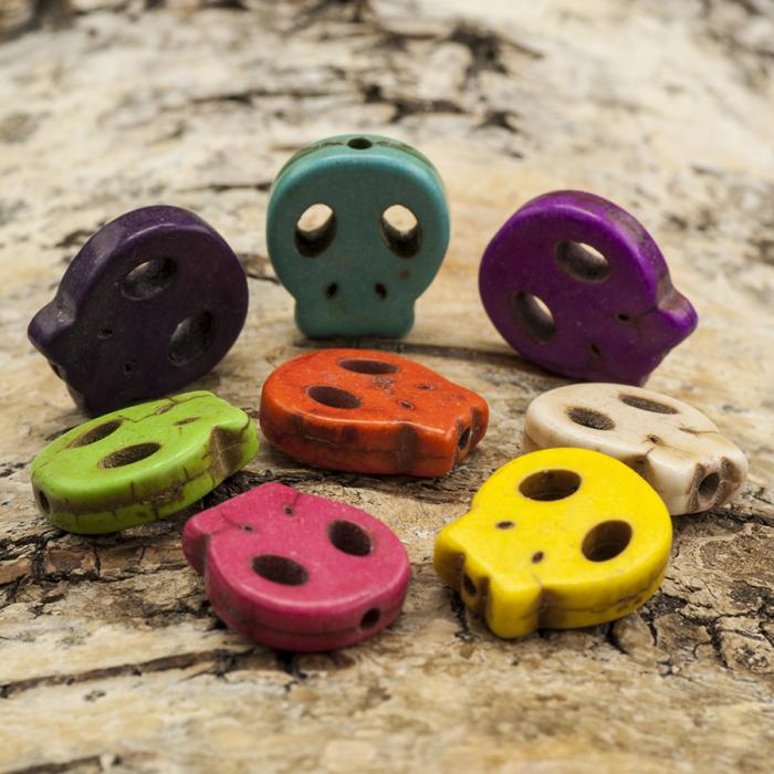 Pärla Magnesit Döskalle 15x12 mm, Färgmix (10st)
