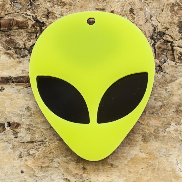 Hänge Alien 30x35 mm, Gul/Svart (st)