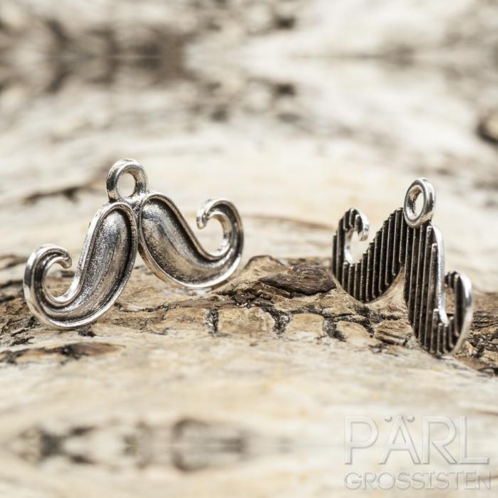 Berlock Mustasch 24x13x1 mm, Antiksilver (10st)